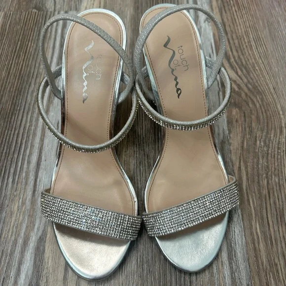 ⭐️Touch of Nina sliver heels size 7.5 ⭐️ - Picture 1 of 8